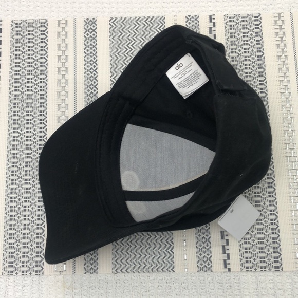 NWT ALO Yoga Off-Duty Cap - Picture 6 of 6